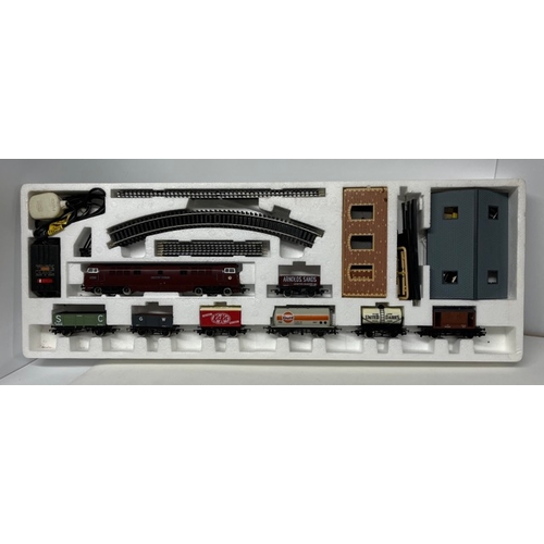 196 - Hornby R538 Western Express Goods Set with Tested Runner 'Western Courier