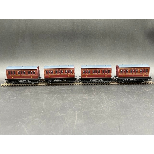 423 - 26 OO gauge Hornby Rolling stock 'Ready to Roll'
(1300g)
Includes, Private owner wagons, branded van... 