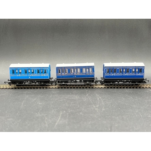 423 - 26 OO gauge Hornby Rolling stock 'Ready to Roll'
(1300g)
Includes, Private owner wagons, branded van... 