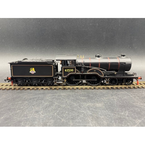 338 - Hornby R3234 Class D16/3 'Claud Hamilton' 4-4-0 62530 in BR Black with early emblem - Tested Runner
... 