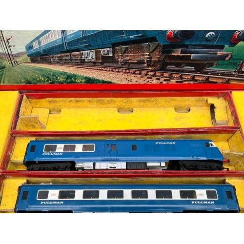 97 - Triang RS.52 Blue Pullman Electric Train set in box with original packaging - Non-Runner
(1300g)
Tri... 