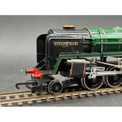 103 - Triang R861 BR 2-10-0 Locomotive 'Evening Star' 92220 in gloss Green livery - Tested Runner
(750g)
T... 