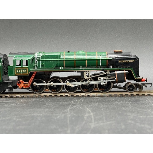 103 - Triang R861 BR 2-10-0 Locomotive 'Evening Star' 92220 in gloss Green livery - Tested Runner
(750g)
T... 