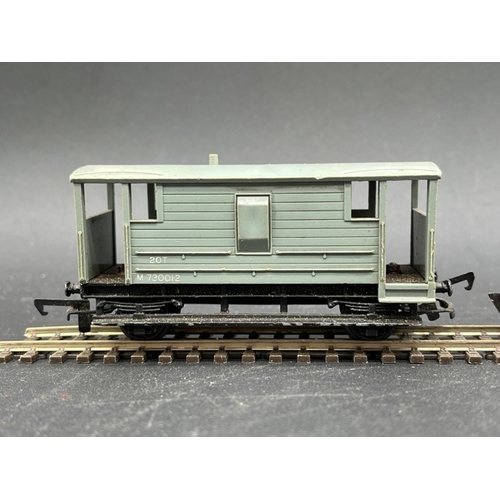 84 - 26 Dublo Rolling stock
(4000g)
22 Coaches
2 Brake vans
2 wagons