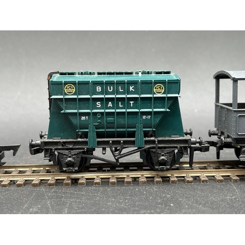 84 - 26 Dublo Rolling stock
(4000g)
22 Coaches
2 Brake vans
2 wagons