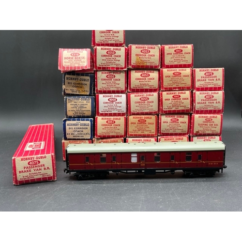 85 - Job Lot of Hornby Dublo boxed Rolling stock and few Trackside accessories
(7000g)
25 Coaches
1 Horse... 