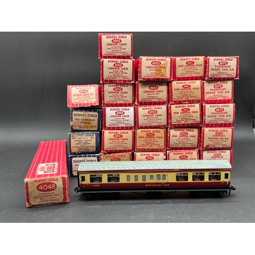 85 - Job Lot of Hornby Dublo boxed Rolling stock and few Trackside accessories
(7000g)
25 Coaches
1 Horse... 