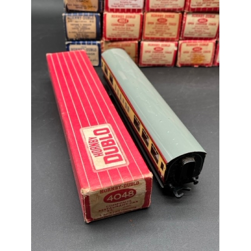 85 - Job Lot of Hornby Dublo boxed Rolling stock and few Trackside accessories
(7000g)
25 Coaches
1 Horse... 