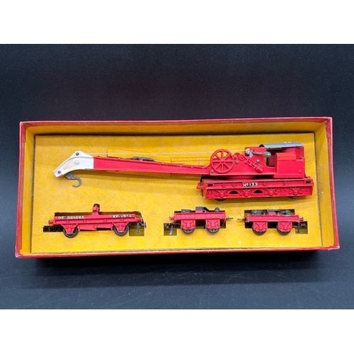 86 - Hornby Dublo 4620 Breakdown Crane with match trucks and screw jacks
(750g)
Includes internal packagi... 