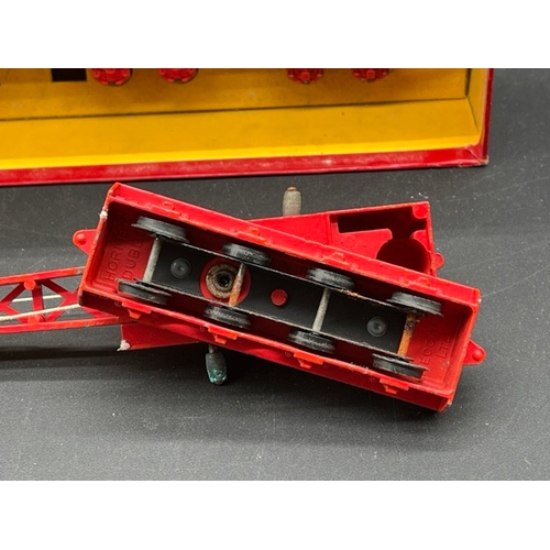 86 - Hornby Dublo 4620 Breakdown Crane with match trucks and screw jacks
(750g)
Includes internal packagi... 