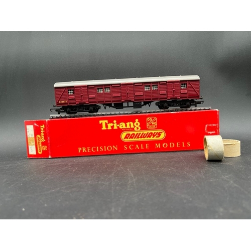 104 - 13 Boxed Triang Rolling stock with 3 OO Graham Farish packaged Brown/Cream coaches, plus others
(380... 