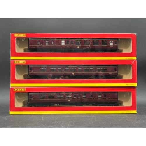 426 - Hornby R4229 OO 'The Pines Express' Coach pack
(700g)
Includes BR Mk1 coach pack - includes 2 x BSK ... 