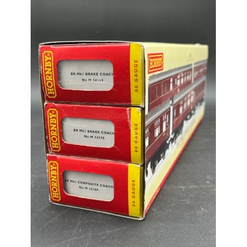 426 - Hornby R4229 OO 'The Pines Express' Coach pack
(700g)
Includes BR Mk1 coach pack - includes 2 x BSK ... 