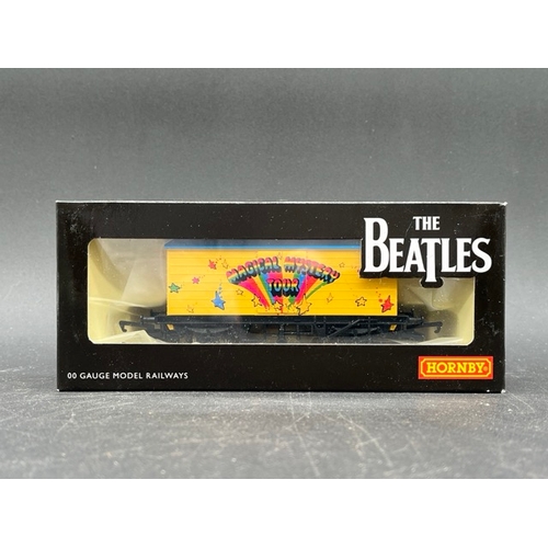 427 - Set of 4 Hornby 'The Beatles' LWB Van Rolling stock OO gauge
(450g)
Hornby R60008 The Beatles Sgt. P... 