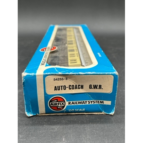 428 - A mixed Lot of OO gauge 9 coaches
(1900g)
Hornby R4110A Mk1 CK corridor composite in BR blue & grey ... 