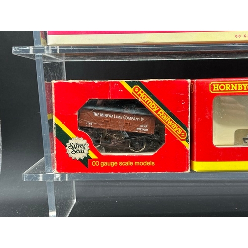 429 - OO gauge 14 Boxed Hornby Rolling stock, with five Hornby wagons/tanks
(1500g)
'Ready to Roll'