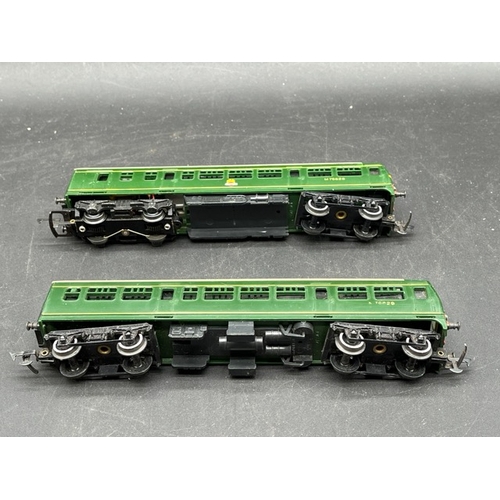 106 - Tri-ang R157-158 DMU 2-Car Met Cam Lightweight DMU in BR Green - Tested Runner
(500g)
Triang R157 Di... 