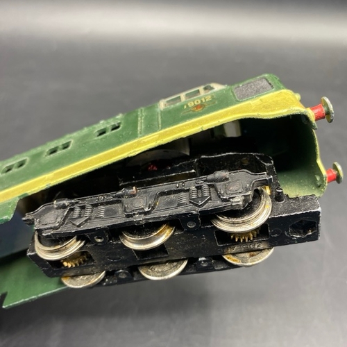 89 - Dublo 2232 Class 55 Deltic in BR Green Crepello D9012 - Non Runner
(700g)