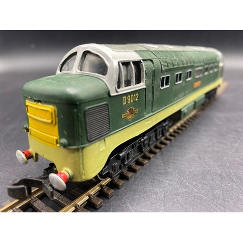 91 - Hornby Dublo 2234 Class 55 Deltic D9012 'Crepello' in BR Green - Tested Runner
(800g)