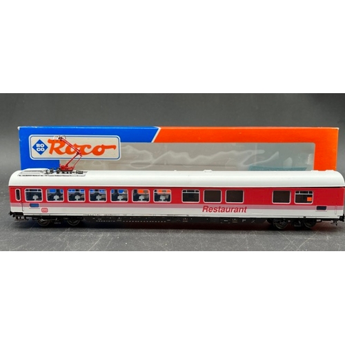 163 - 8 Roco HO Continental Rail cars ' Ready to Roll'
(2000g)
Five Orange livery cars are similar but of ... 