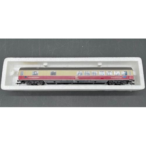 163 - 8 Roco HO Continental Rail cars ' Ready to Roll'
(2000g)
Five Orange livery cars are similar but of ... 