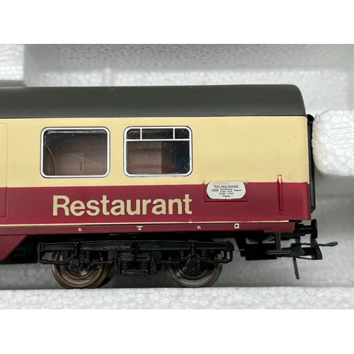 163 - 8 Roco HO Continental Rail cars ' Ready to Roll'
(2000g)
Five Orange livery cars are similar but of ... 