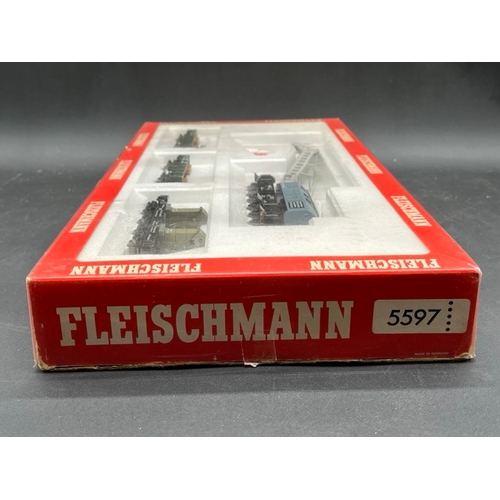 164 - Fleischmann 5597 Breakdown Crane Set in DB Livery
(750g)
Has been removed from tray previously but n... 