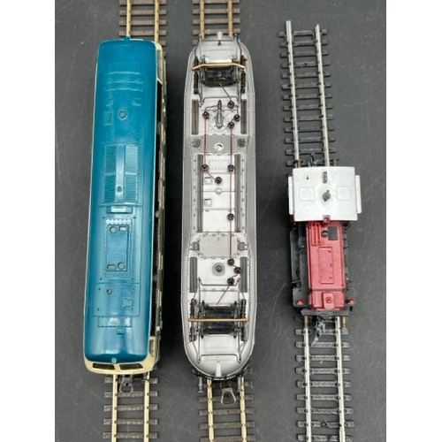 137 - Three HO Roco boxed Diesel/Electric locomotives of the DB each Tested Runner
(1100g)
Roco 43477 Clas... 