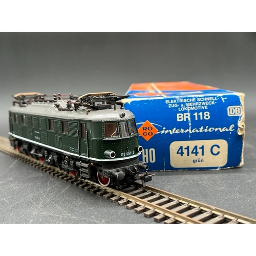 137 - Three HO Roco boxed Diesel/Electric locomotives of the DB each Tested Runner
(1100g)
Roco 43477 Clas... 