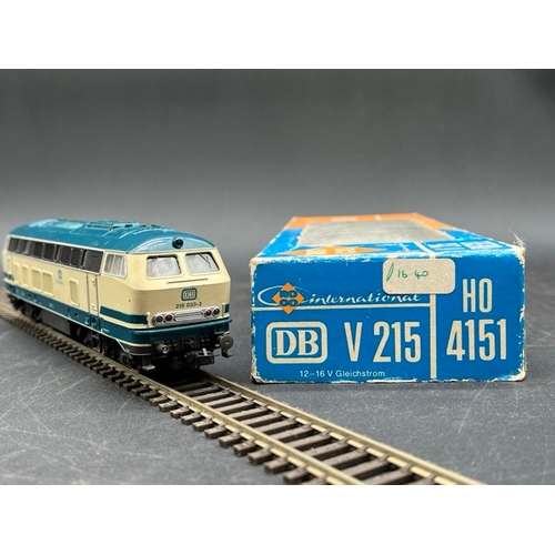 137 - Three HO Roco boxed Diesel/Electric locomotives of the DB each Tested Runner
(1100g)
Roco 43477 Clas... 