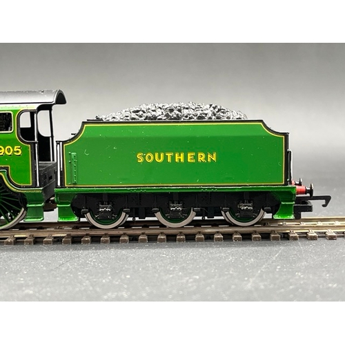 197 - Hornby R648 SR 4-4-0 Tonbridge Schools Royal Doulton 50th Anniversary collection - Tested Runner
(11... 