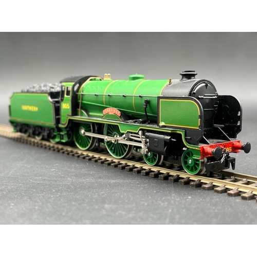 197 - Hornby R648 SR 4-4-0 Tonbridge Schools Royal Doulton 50th Anniversary collection - Tested Runner
(11... 