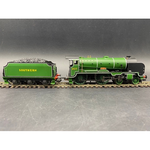 343 - Hornby R2124 Schools Class 8006 4-4-0 