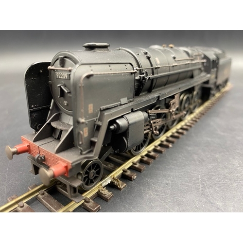 345 - Hornby R2248 Class 9F 2-10-0 92239 in BR black with late crest (weathered) -  Tested Runner (with is... 