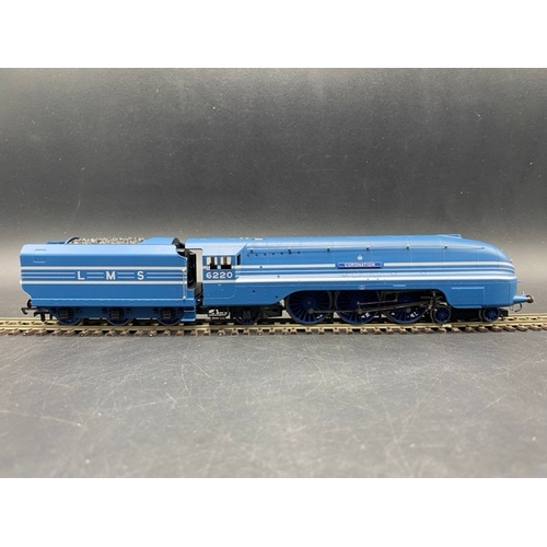 348 - Hornby R2206 Streamlined Coronation Class 4-6-2 