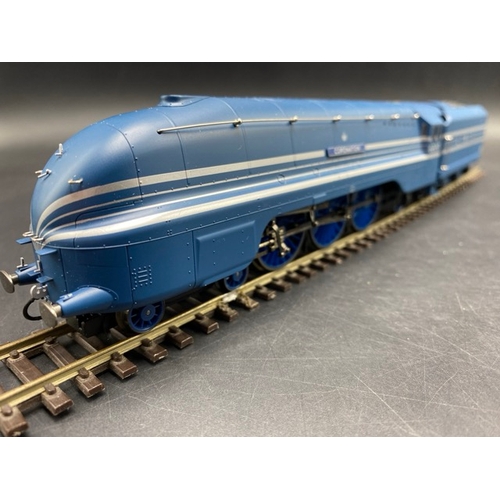 348 - Hornby R2206 Streamlined Coronation Class 4-6-2 