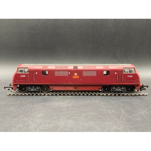 350 - 3 Maroon livery Lima Diesel Locomotives - 2 Tested Runners
(1400g)
Lima L205128 Class 42 Warship D83... 