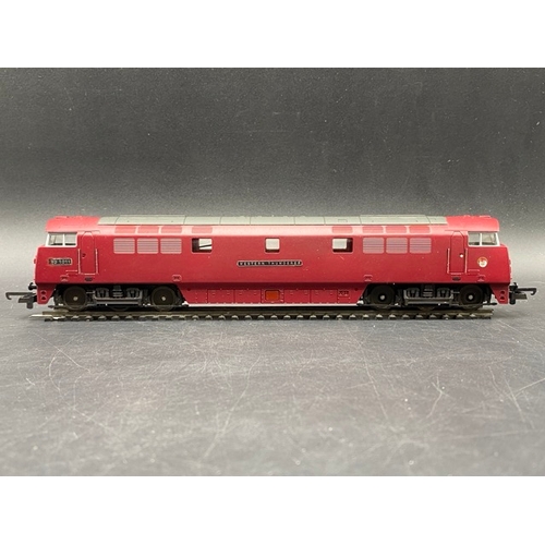 350 - 3 Maroon livery Lima Diesel Locomotives - 2 Tested Runners
(1400g)
Lima L205128 Class 42 Warship D83... 