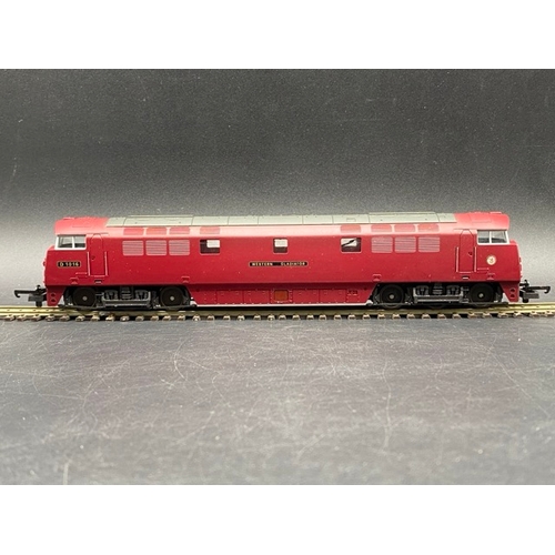 350 - 3 Maroon livery Lima Diesel Locomotives - 2 Tested Runners
(1400g)
Lima L205128 Class 42 Warship D83... 