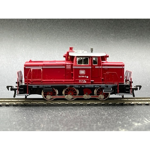 139 - Fleischmann 4225 Class BR 261 150-7 of the DB - Tested Runner
(400g)
includes instructions