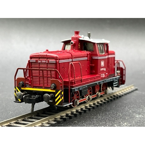 139 - Fleischmann 4225 Class BR 261 150-7 of the DB - Tested Runner
(400g)
includes instructions