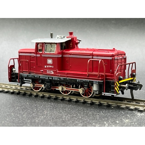 139 - Fleischmann 4225 Class BR 261 150-7 of the DB - Tested Runner
(400g)
includes instructions