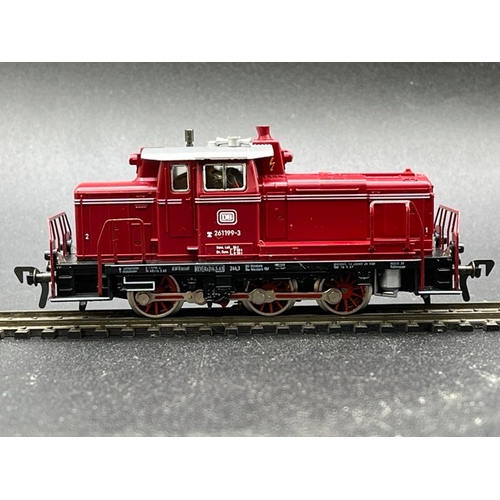 139 - Fleischmann 4225 Class BR 261 150-7 of the DB - Tested Runner
(400g)
includes instructions