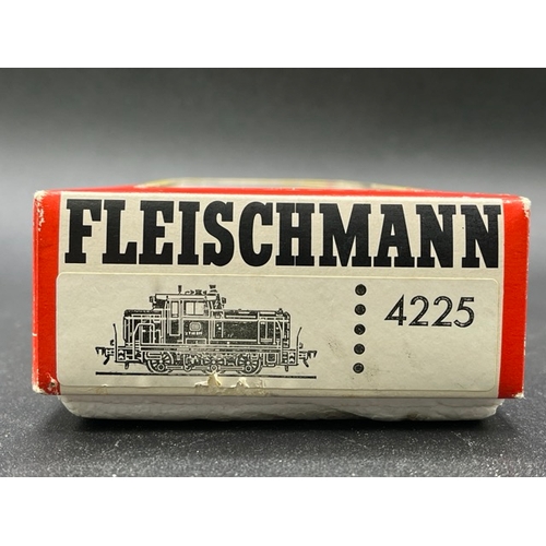 139 - Fleischmann 4225 Class BR 261 150-7 of the DB - Tested Runner
(400g)
includes instructions