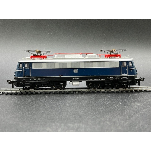 140 - Two HO gauge boxed Fleischmann Locomotives - both Tested Runners
(1100g)
Fleischmann 4232FL Class BR... 