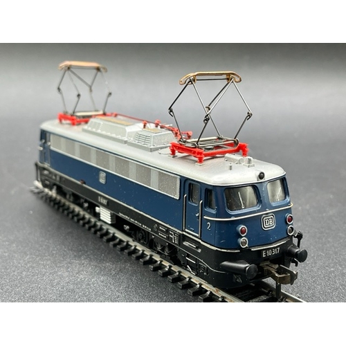 140 - Two HO gauge boxed Fleischmann Locomotives - both Tested Runners
(1100g)
Fleischmann 4232FL Class BR... 