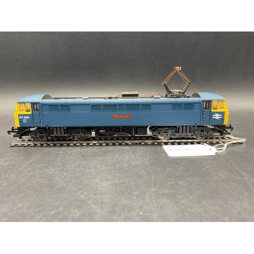 354 - 3 Boxed Lima Diesel/Electric Locomotives - 1 Tested Runner
(1300g)
Lima L205174 Class 33 33056 'The ... 