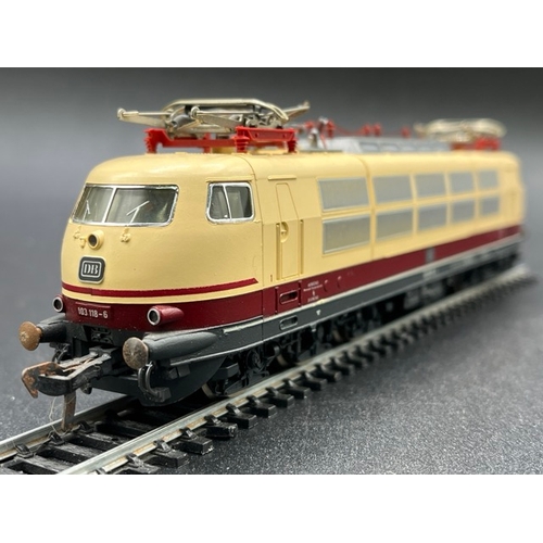 141 - Two HO gauge boxed Fleischmann Locomotives - both Tested Runners
(1100g)
Fleischmann 4336 DB Electri... 