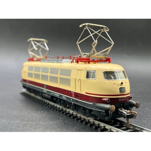 141 - Two HO gauge boxed Fleischmann Locomotives - both Tested Runners
(1100g)
Fleischmann 4336 DB Electri... 