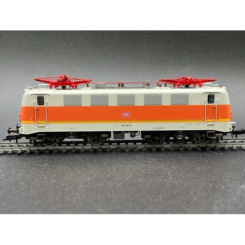 142 - Two HO gauge boxed Fleischmann Locomotives - both Tested Runners
(900g)
Fleischmann 4329 Class BR 14... 